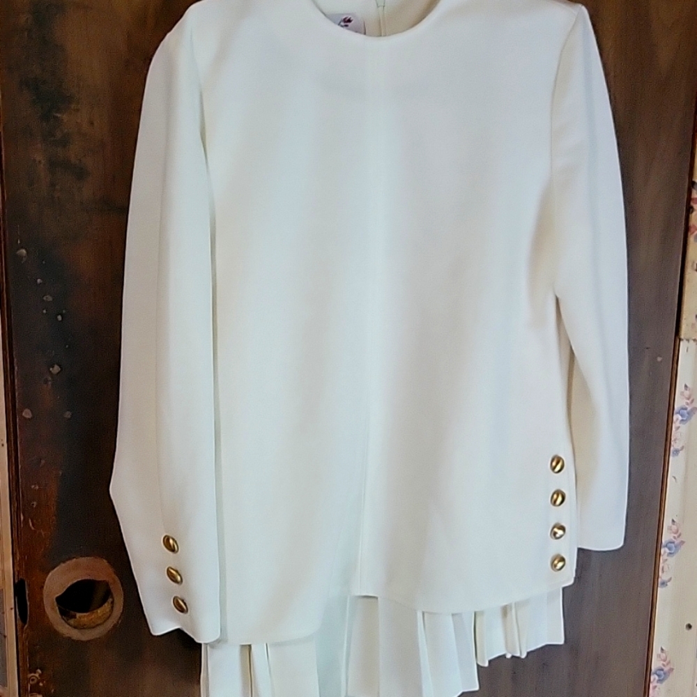 Blouse suit